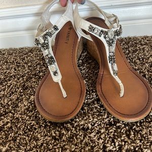 Vanity size 10 women’s sandals fits more like 9